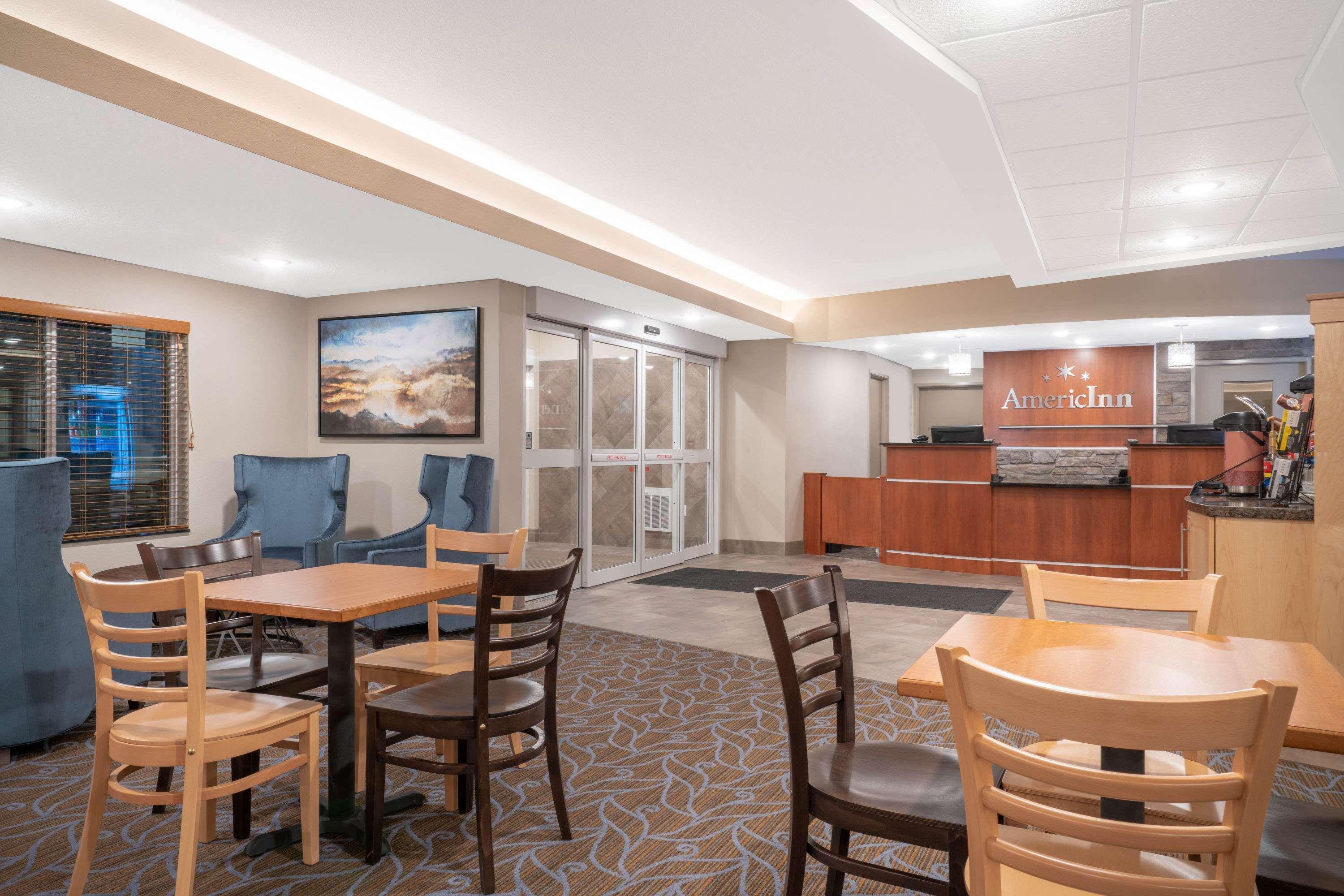 Americinn By Wyndham Windom מראה חיצוני תמונה