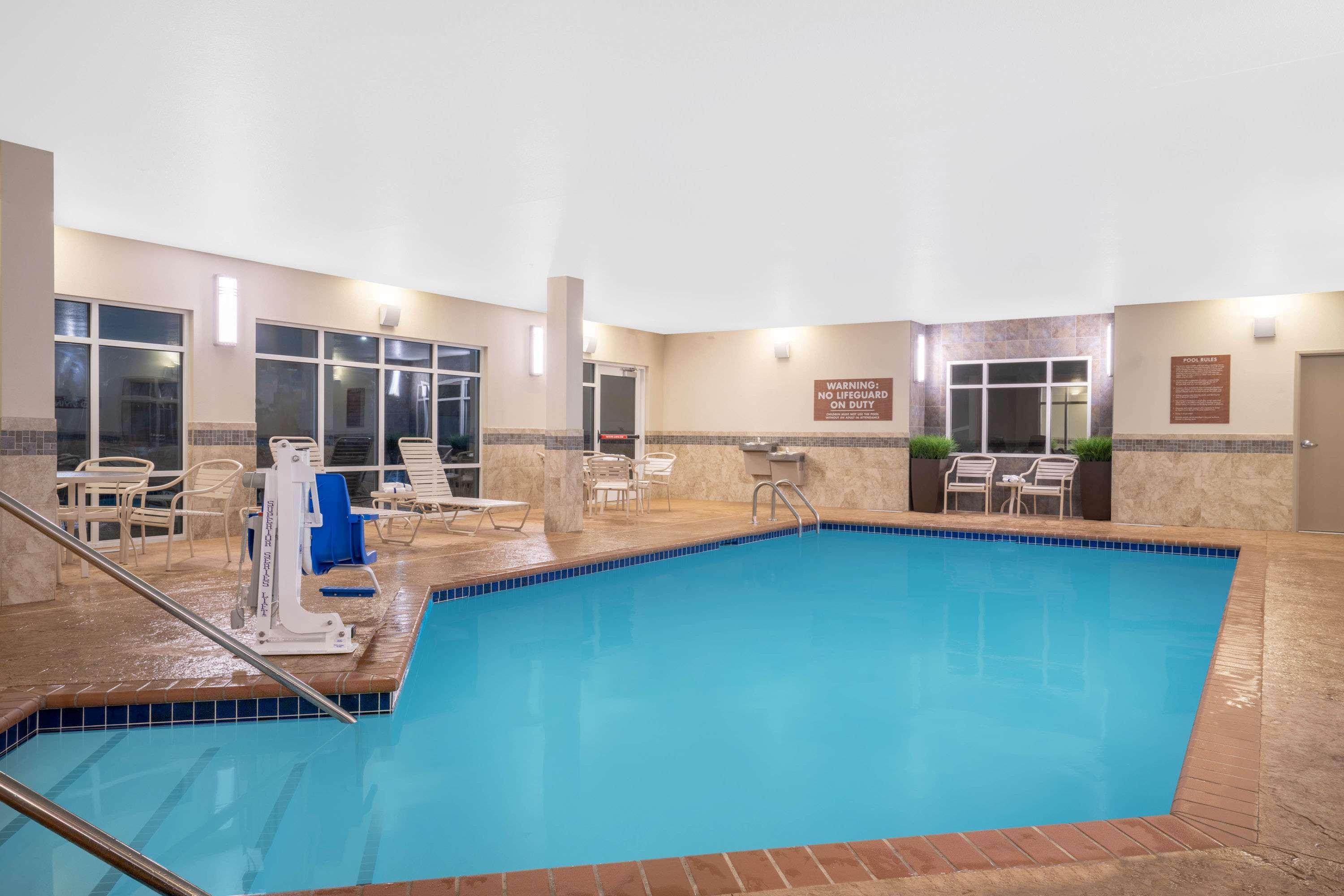 Americinn By Wyndham Windom מראה חיצוני תמונה