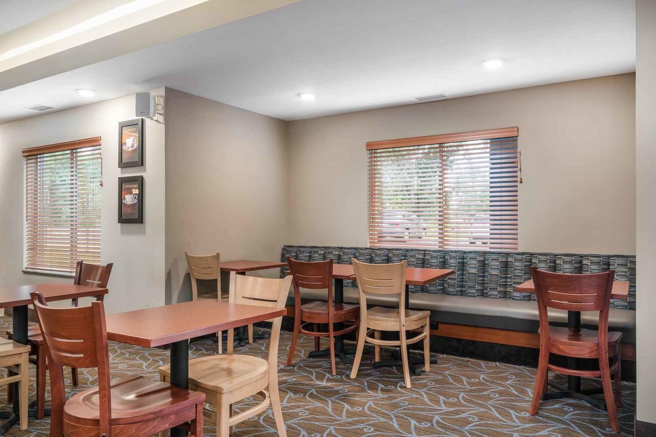 Americinn By Wyndham Windom מראה חיצוני תמונה